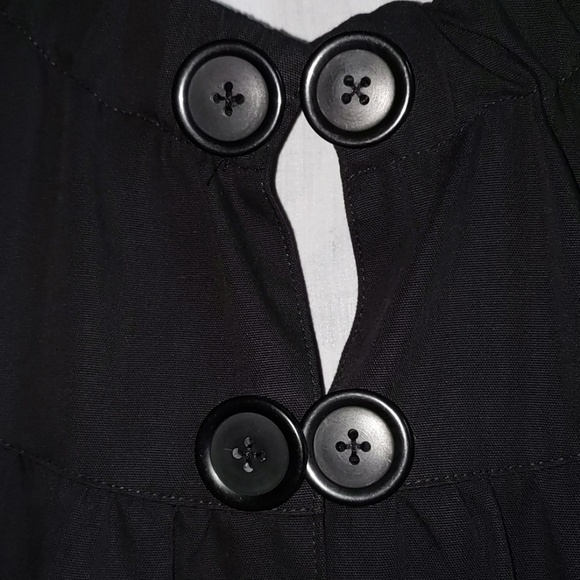 Mona & Holly Short Sleeve Black Capelet - Picture 4 of 6